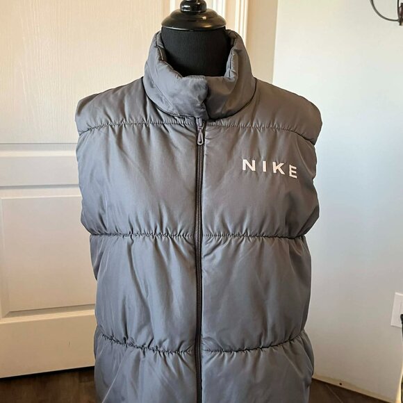 Vintage Nike Grey Puffer Vest Women's size Small (4-6) - Picture 3 of 7